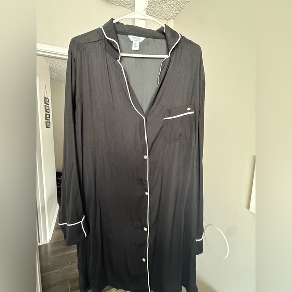 Sofia Vergara Women’s sleepshirt - Picture 1 of 2